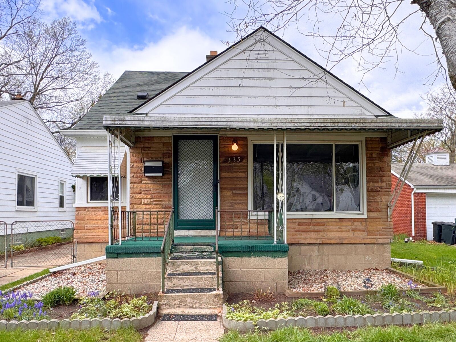 Property Photo:  335 Laprairie Street  MI 48220 