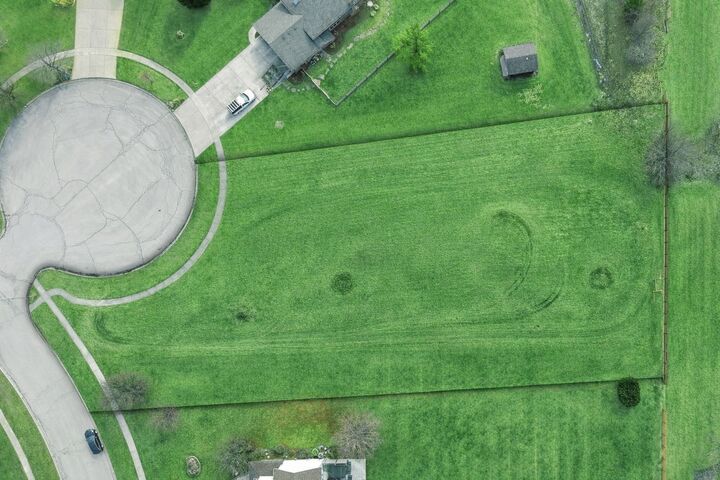 Property Photo: 22600 Knoll Court IL 60451