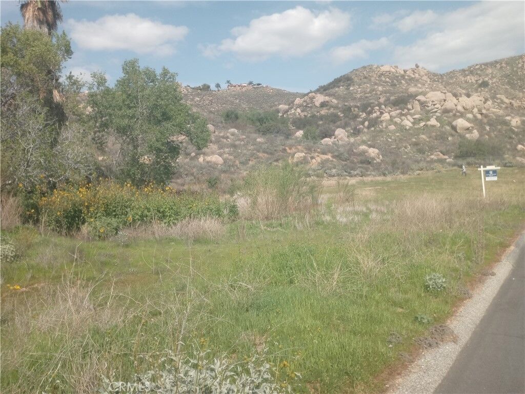 Property Photo:  26098 Wride Street  CA 92555 