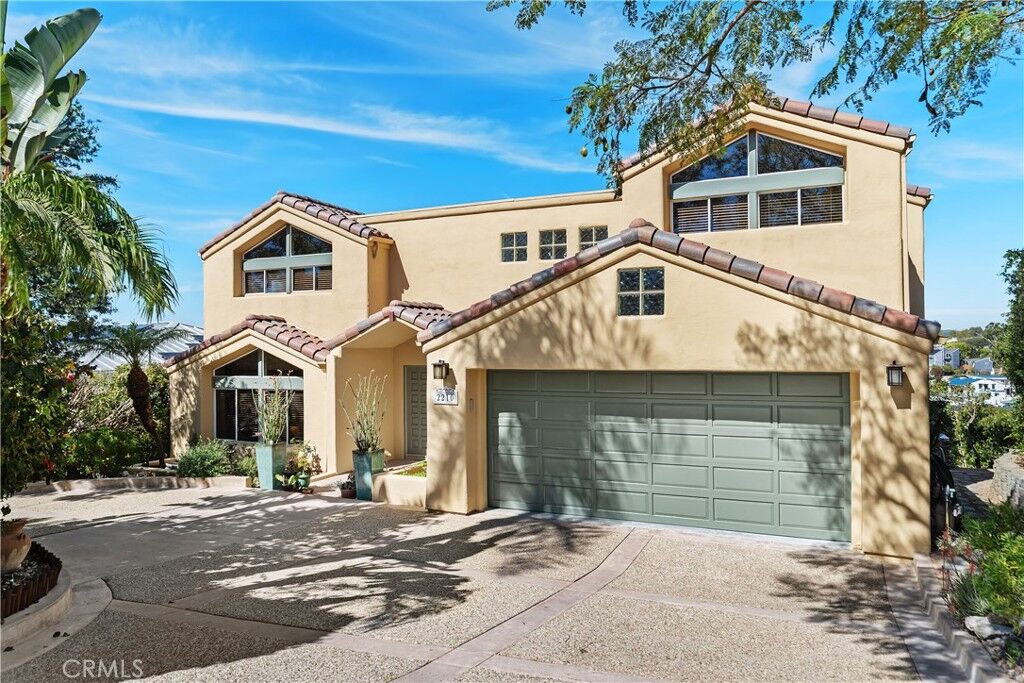 Property Photo:  2210 Temple Hills Drive  CA 92651 