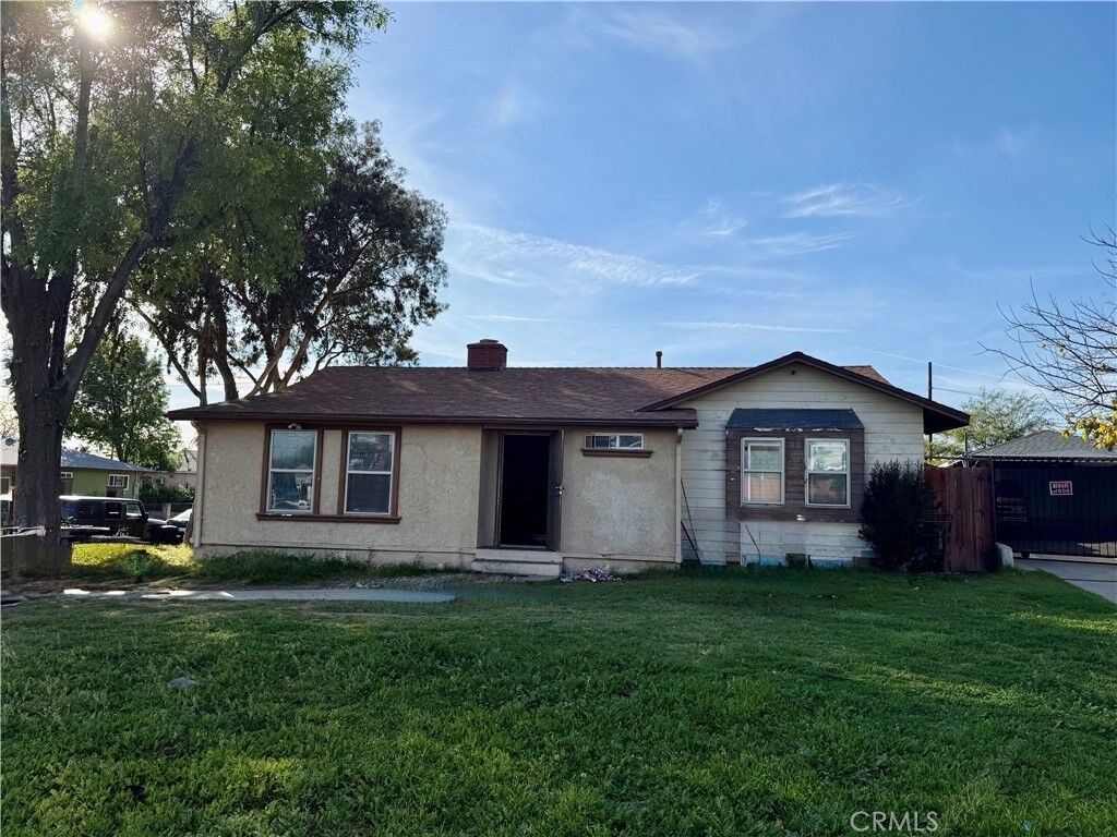 Property Photo:  140 W Grove  CA 92376 