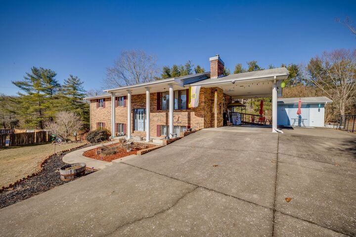 Property Photo: 929 Nantucket Ave TN 37645