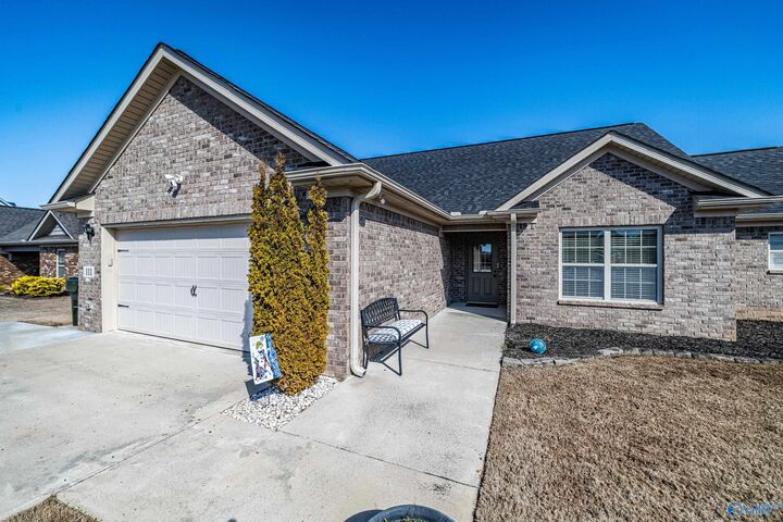 Property Photo:  111 Huntview Drive  AL 35760 