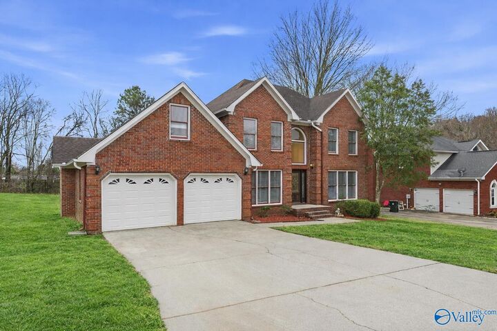 Property Photo:  110 Heatherwood Drive  AL 35758 