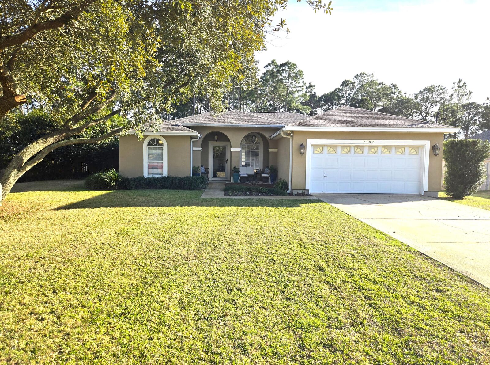 Property Photo:  7409 Frankfort Street  FL 32566 