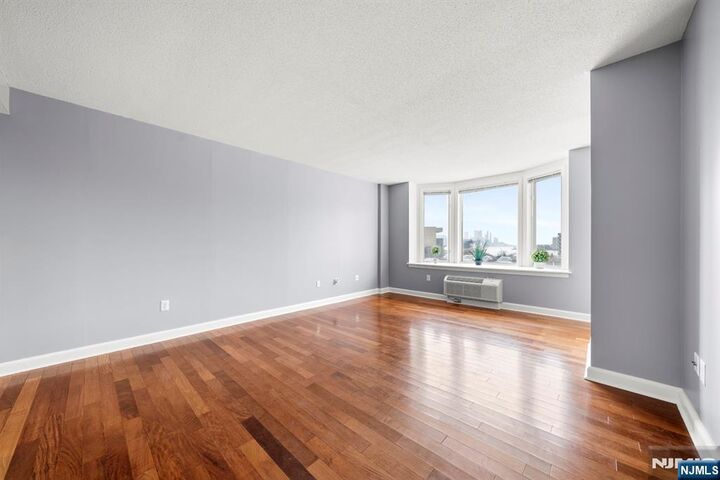 Property Photo: 5105 City Place 5105 NJ 07020