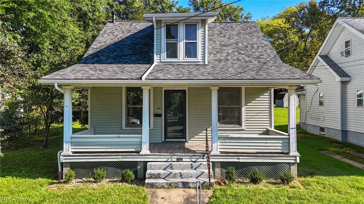 Property Photo:  207 Kenwood Street  OH 45750 