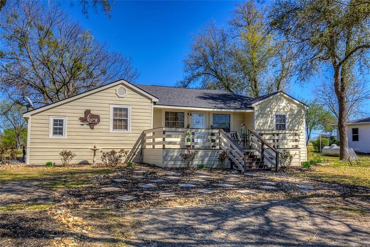 Property Photo:  697 Tawakoni Drive  TX 75472 