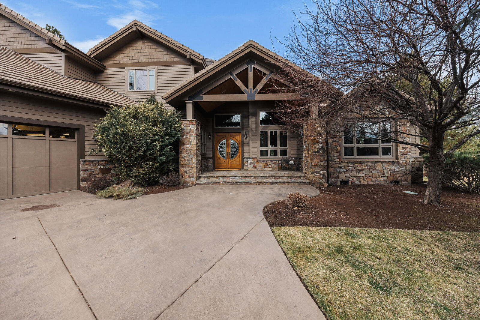 Property Photo:  19558 Fairway Ridge Lane  OR 97702 