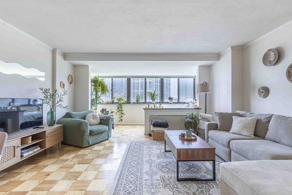 Property Photo: 6 Whittier Place 14G MA 02114