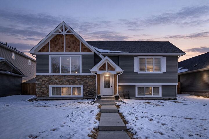 Property Photo:  215 George Street  AB T0L 2A0 