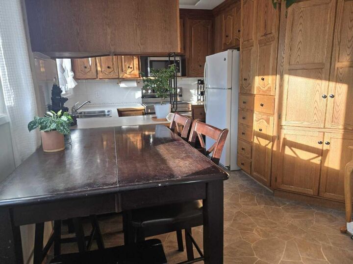 Property Photo:  441 Switzer Drive 29  AB T7V 1Z7 