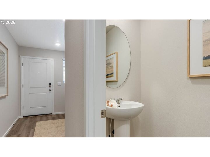 Property Photo:  6112 SE 16th St  OR 97080 