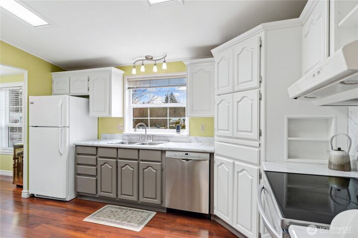 Property Photo: 6680 NE Aquarius Lane WA 98311