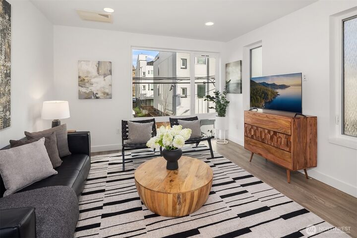 Property Photo:  1116  13th Avenue C  WA 98122 