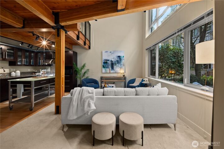 Property Photo:  530  Broadway  E 121  WA 98102 