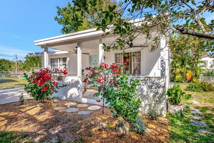 Property Photo:  237 SW 3rd Avenue  FL 33444 