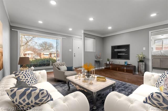 Property Photo:  4170 Lincoln Boulevard  MI 48125 