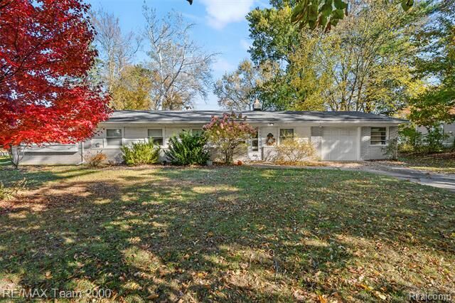 Property Photo:  23044 Lake Way  MI 48336 