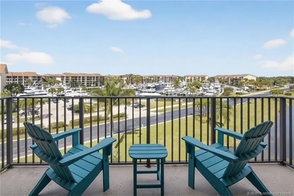 Property Photo:  901 Seafarer Circle 504  FL 33477 