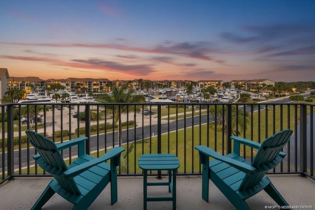 Property Photo:  901 Seafarer Circle 504  FL 33477 