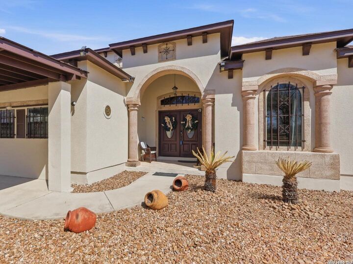 Property Photo: 603 Sunshine Meadow TX 78101