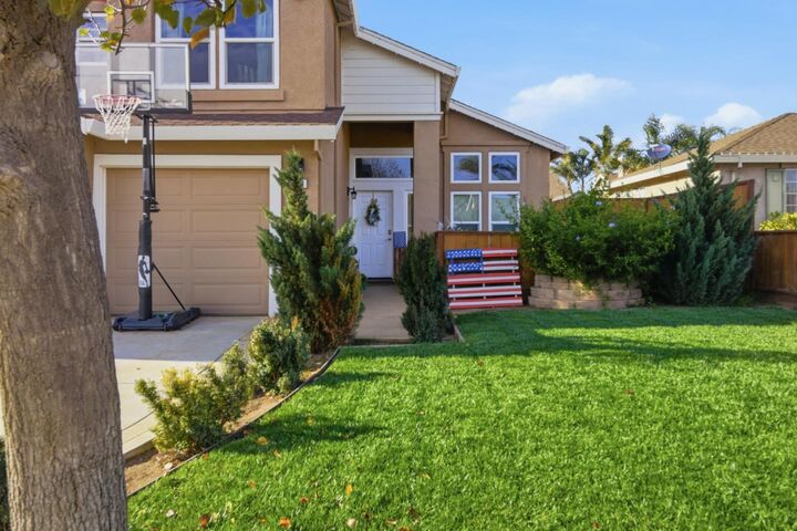 Property Photo:  1421 Burgundy Way  CA 93926 