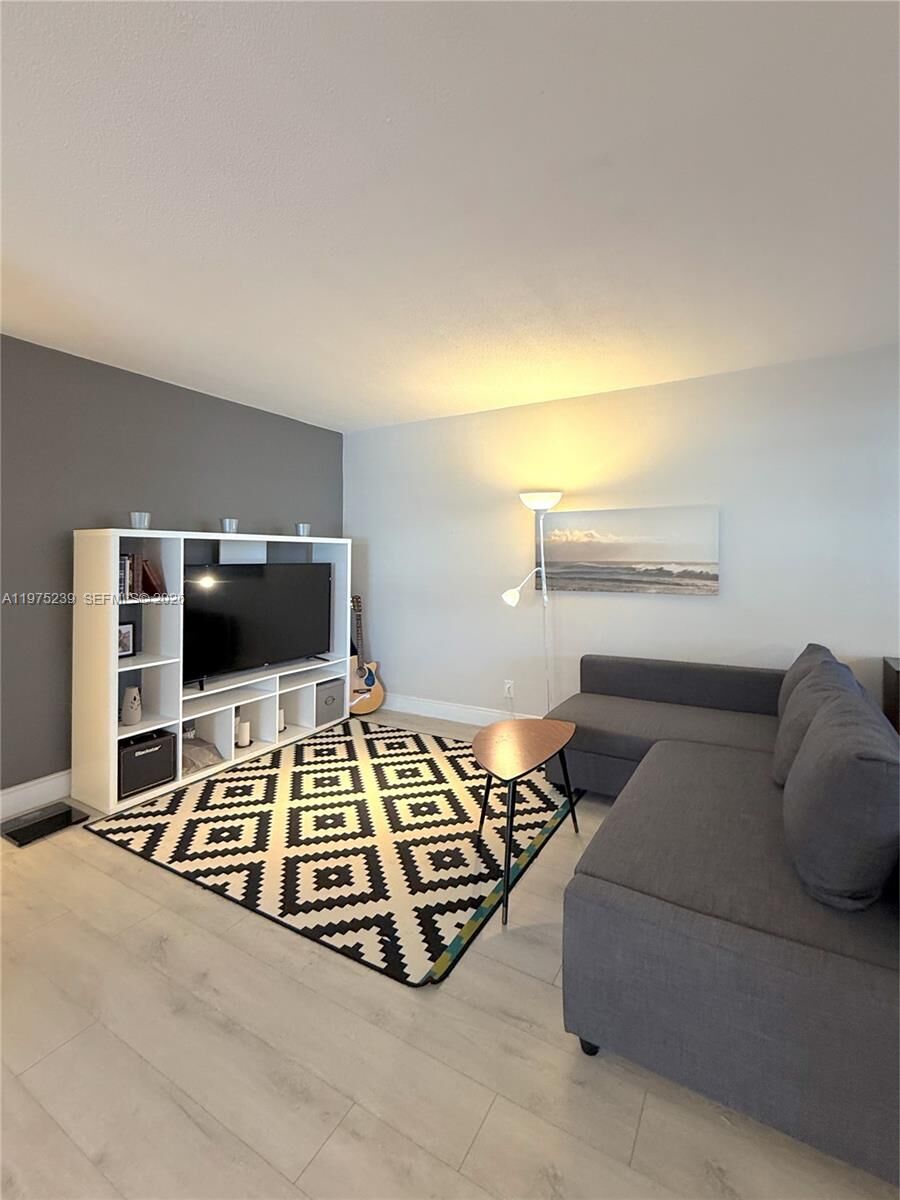Property Photo:  541 Blue Heron Dr 201  FL 33009 