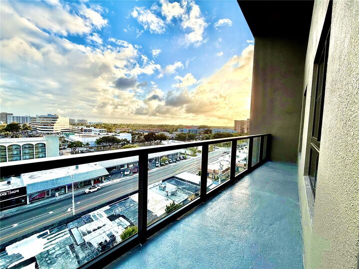 Property Photo:  1650 NE 124th St 621  FL 33181 