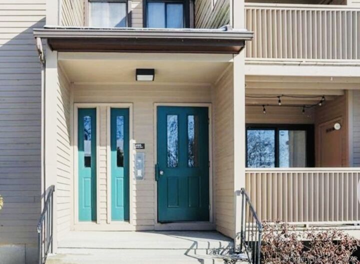 Property Photo:  495 Vincellette Street 12  CT 06606 