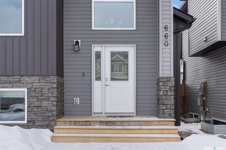 Photo de la propriété:  660 Feheregyhazi Boulevard  SK S7W 1C4 