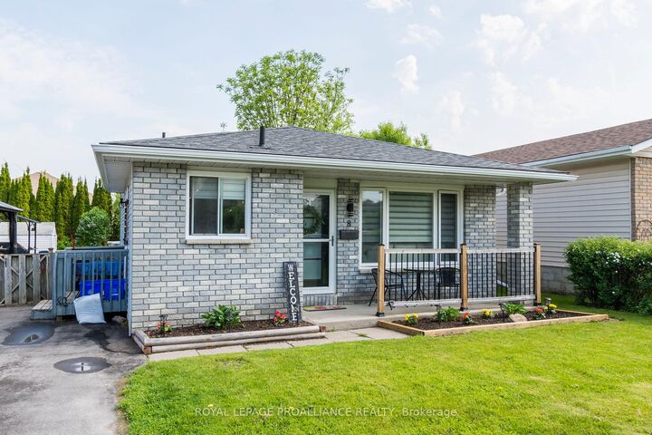 Property Photo:  8 Birch Street  ON K8V 6J1 