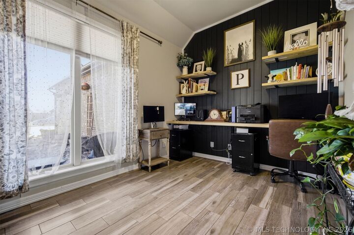 Property Photo:  26498 Columbia Crest Drive  OK 74019 