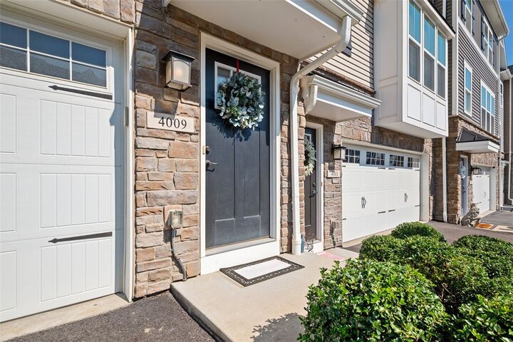 Property Photo:  4009 Crown Drive  PA 15129 