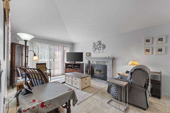 Property Photo: 13970 72 Avenue 6 BC V3W 0M5