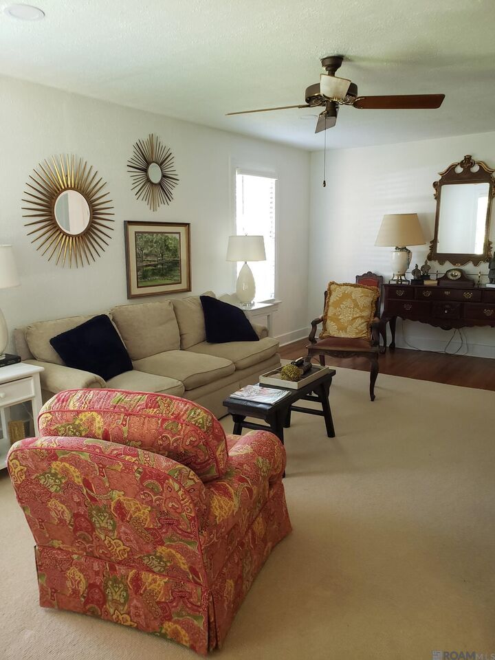 Property Photo:  425 Riverlon Ave  LA 70806 