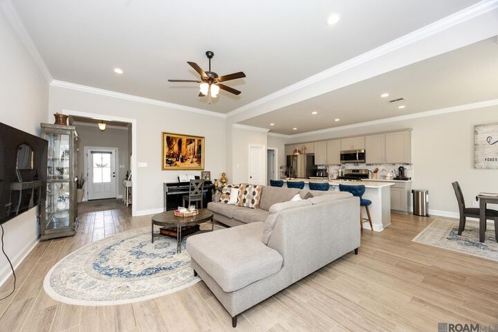 Property Photo:  10802 Maitland Ave  LA 70810 