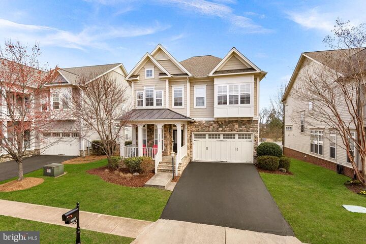 Property Photo:  23248 Hickox Drive  VA 20148 