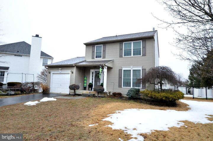Property Photo:  15 Crawford Drive  NJ 08081 