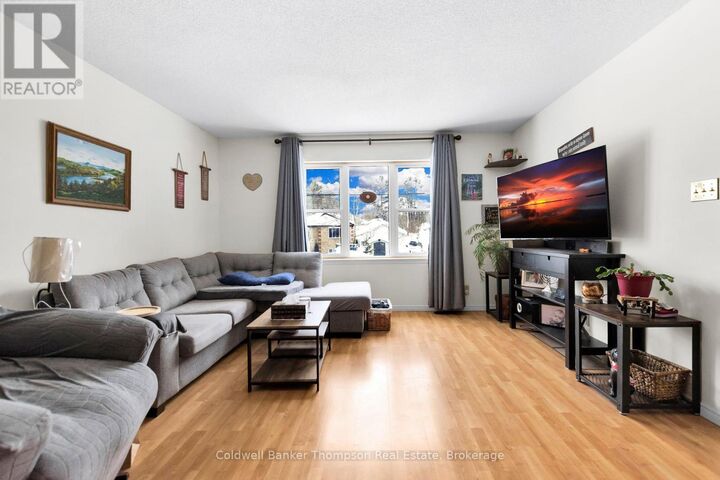 Property Photo: 34 Sabrina Park Drive ON P1H 1L8