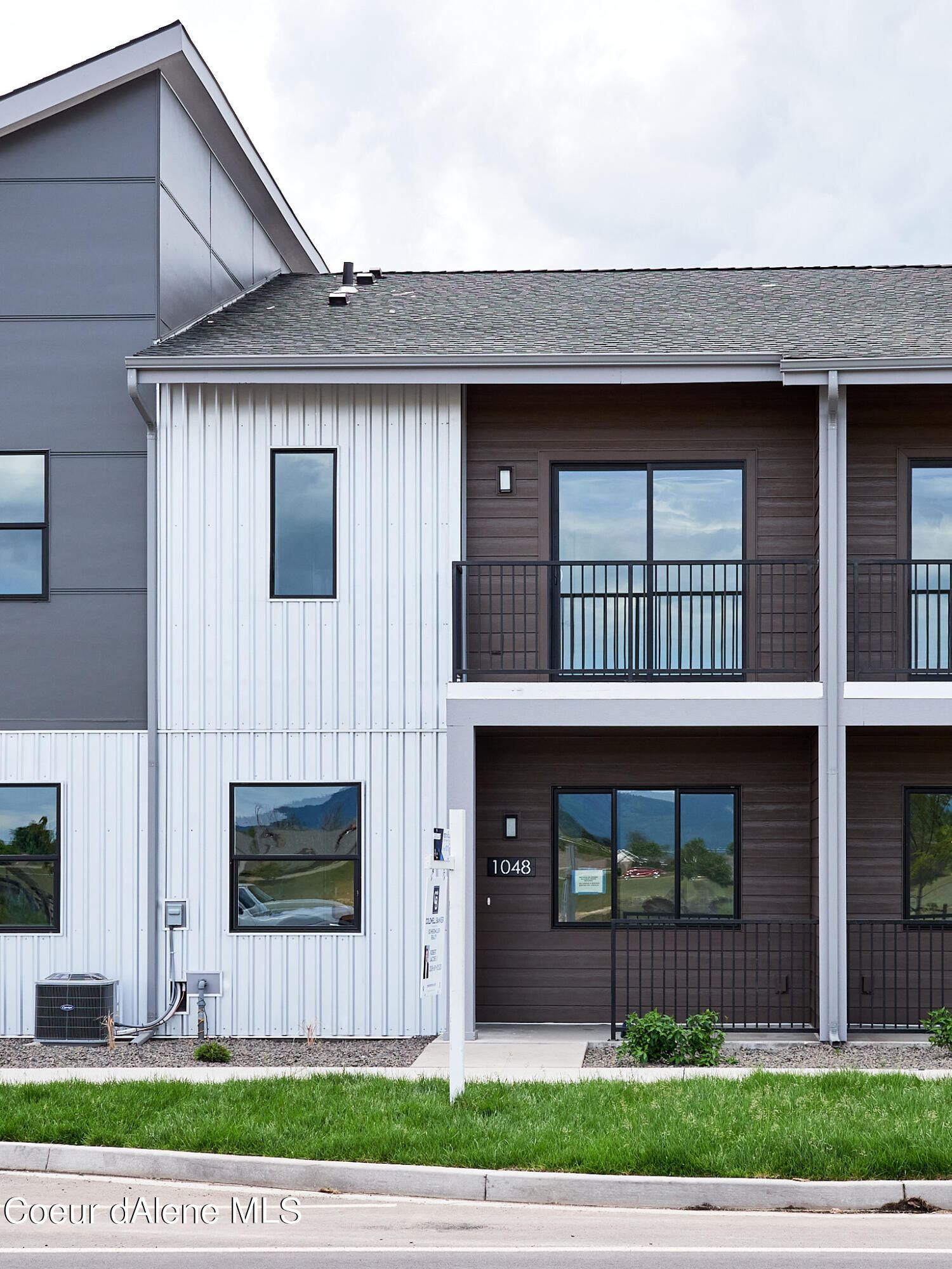 Property Photo:  1048 E 4th Ave 104  ID 83854 