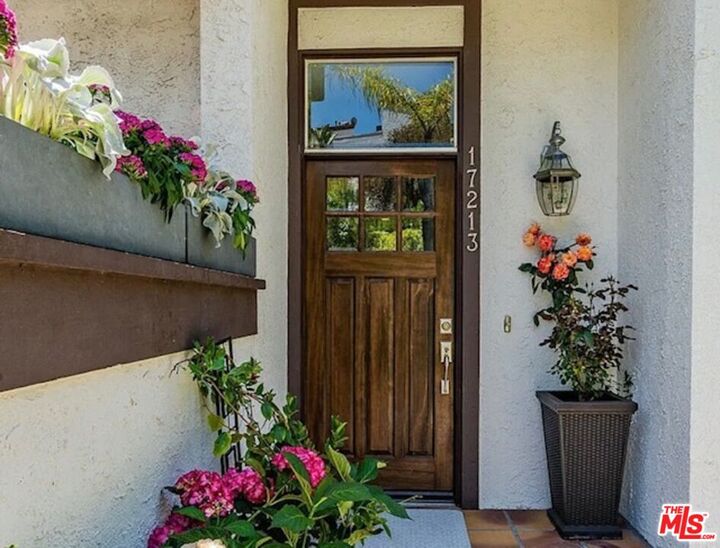 Property Photo:  17213 Palisades Cir  CA 90272 