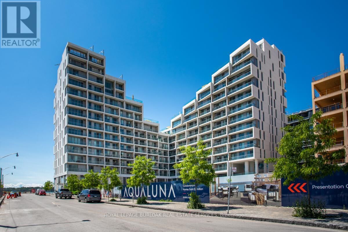 Property Photo:  118 Merchants' Wharf 319  ON M5A 0L3 