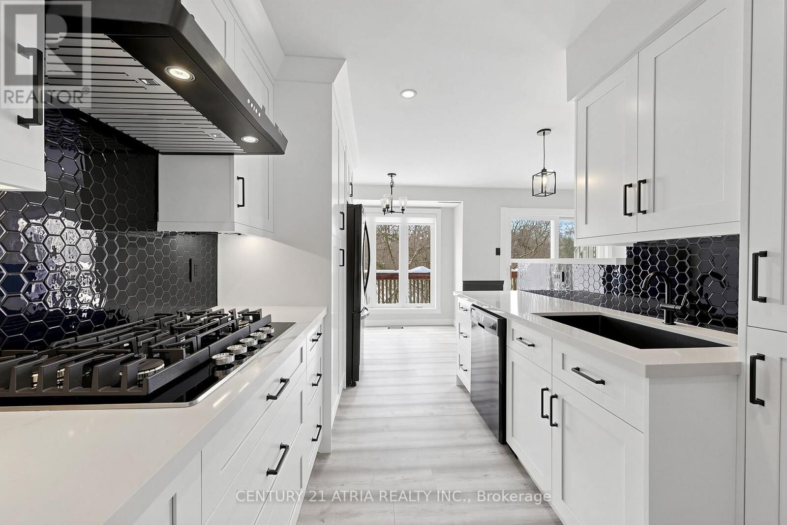 Property Photo:  35 Anderson Place  ON L4G 6G4 