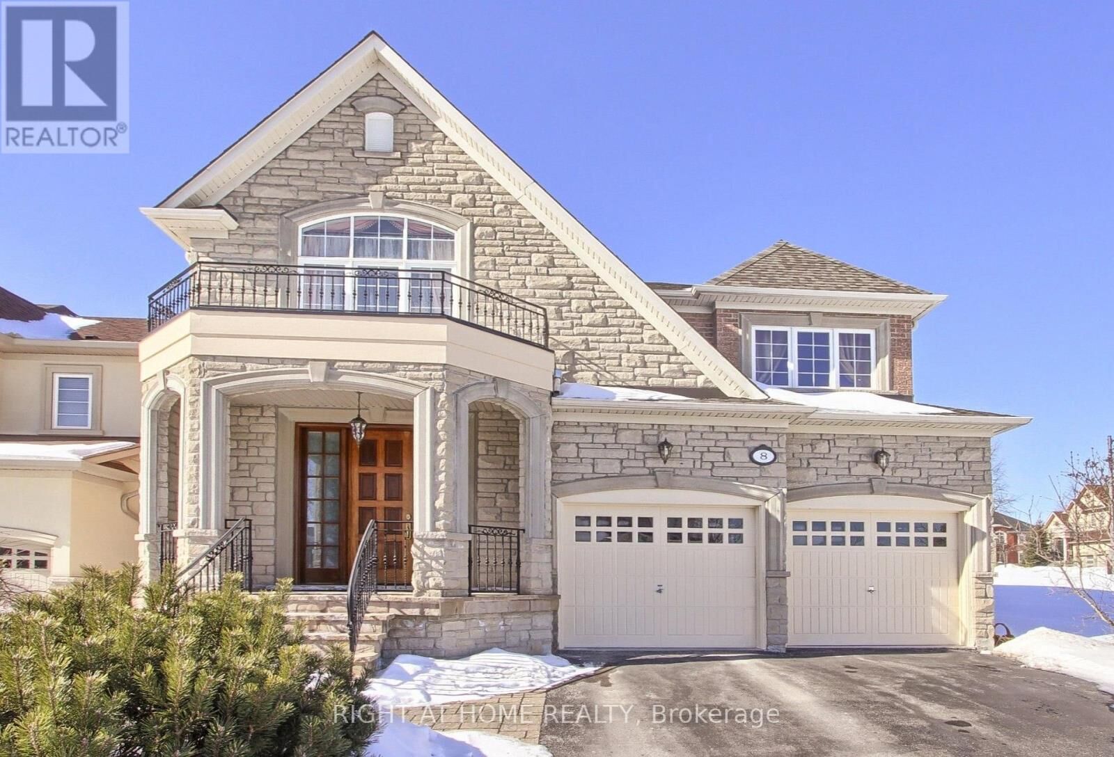 Property Photo: 8 Sweet Anna Court ON L6A 4E3