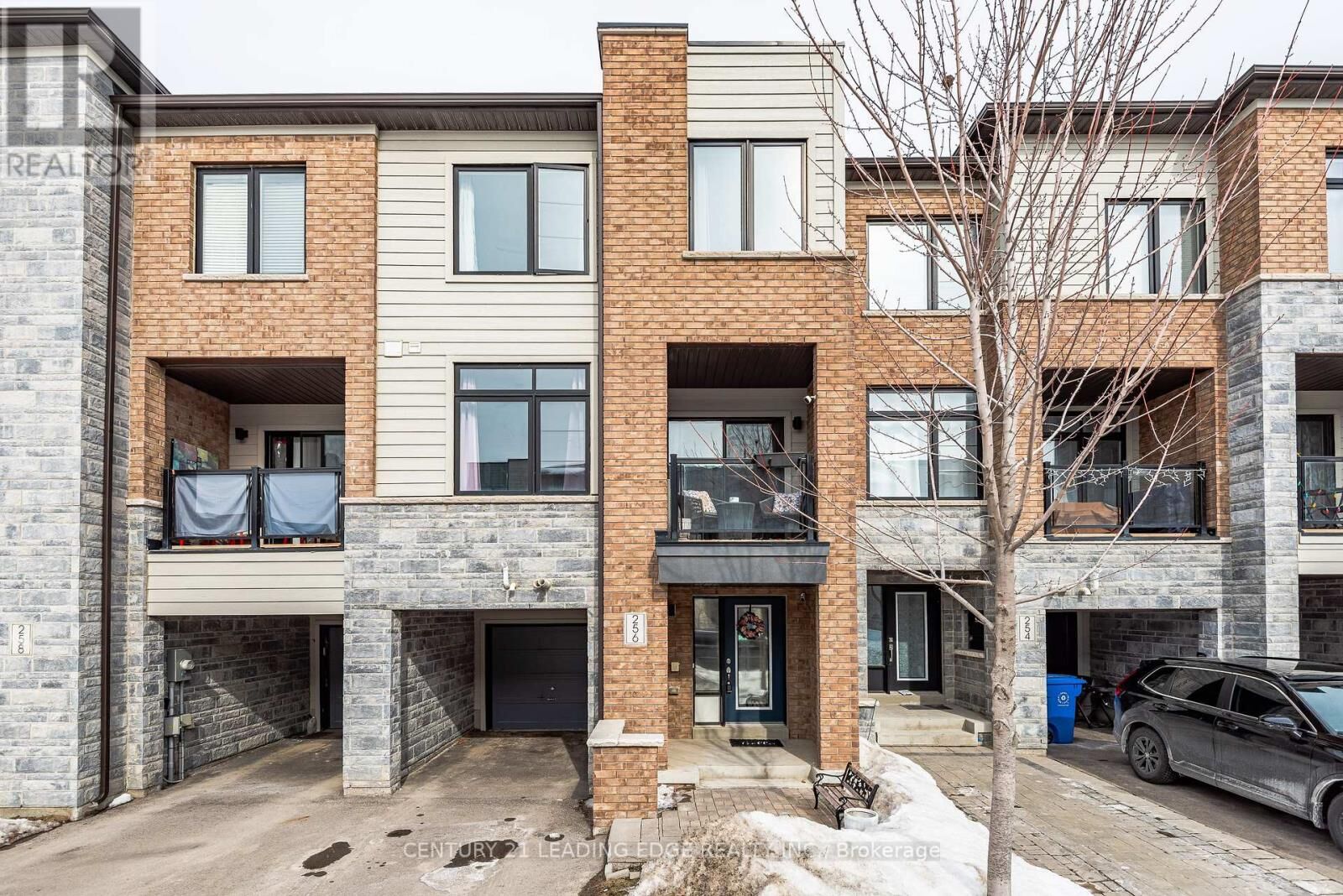 Property Photo:  256 Vivant Street  ON L3X 0K9 