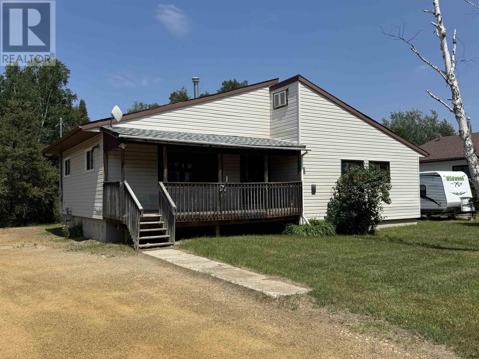 Property Photo: 14 Superior Ave ON P0T 1T0
