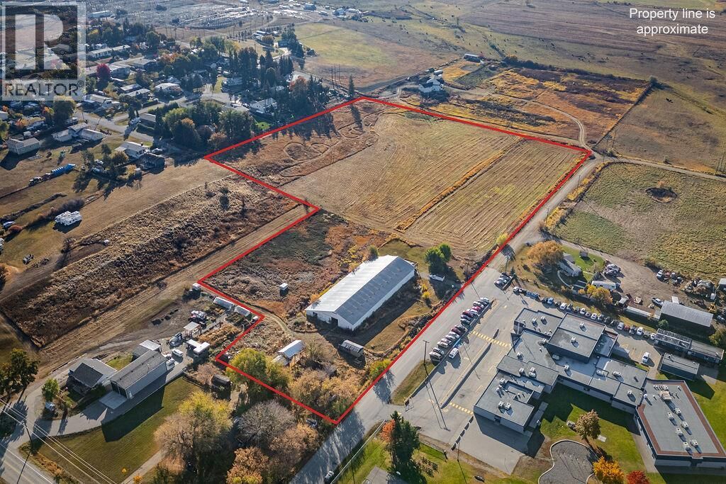 Property Photo: 1823 Francis Street BC V1B 3A5