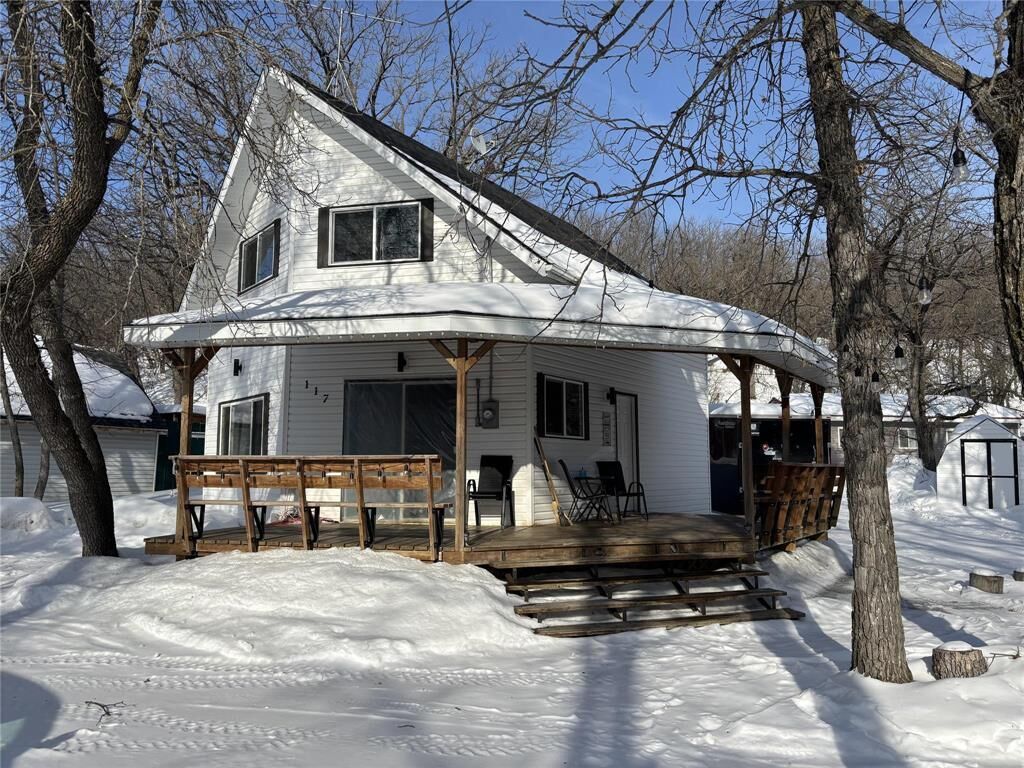 Property Photo:  117 Cedar Street  MB R0K 1R0 