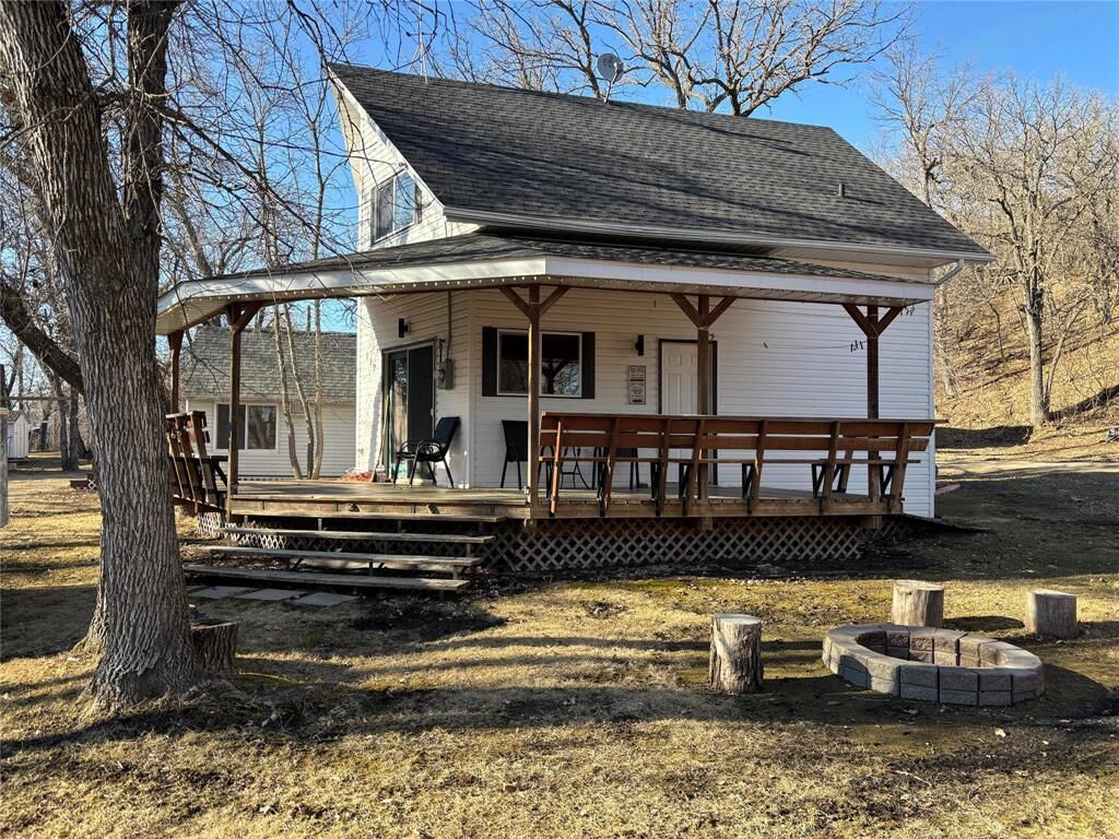 Property Photo:  117 Cedar Street  MB R0K 1R0 